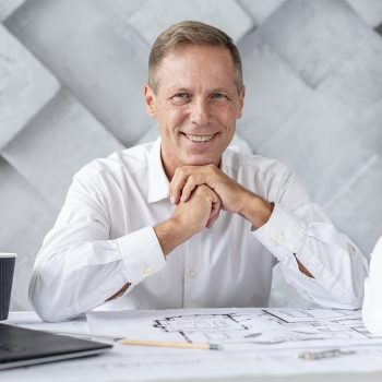 Architecte qui sourie